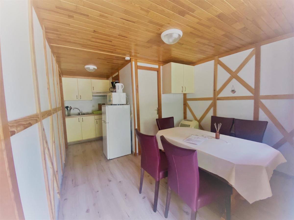 Camping Familial Les Chalets D'Uza Dış mekan fotoğraf