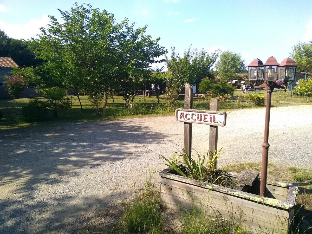 Camping Familial Les Chalets D'Uza Dış mekan fotoğraf